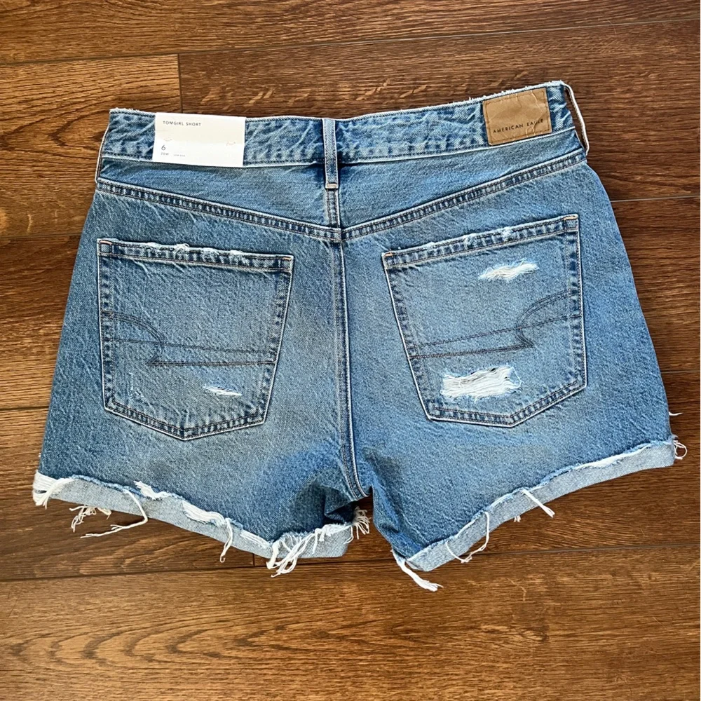American Eagle Outfitters Low rise Tomgirl Shorts - Picture 3 of 3